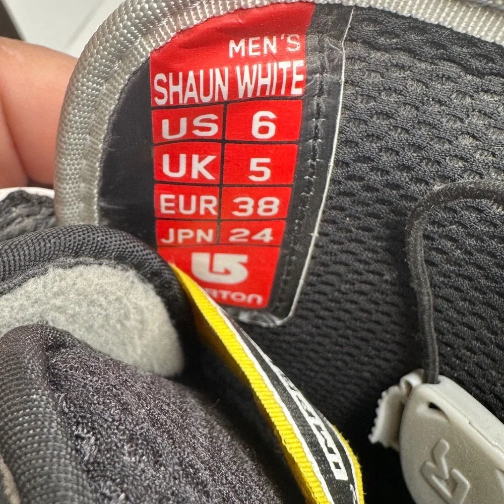 Burton SHAUN WHITE Men's 6 Snowboard Boots‎ White Imprint 3 Y2K Outdoors